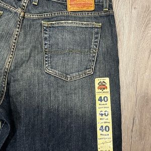 Lucky brand 40x30 mens (NWT) straight leg 165